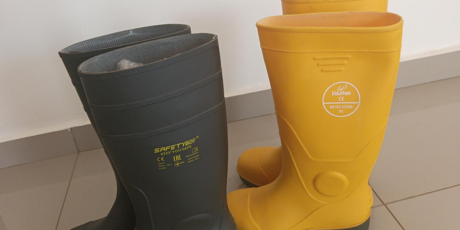 Bota de chuva com biqueira de aço 