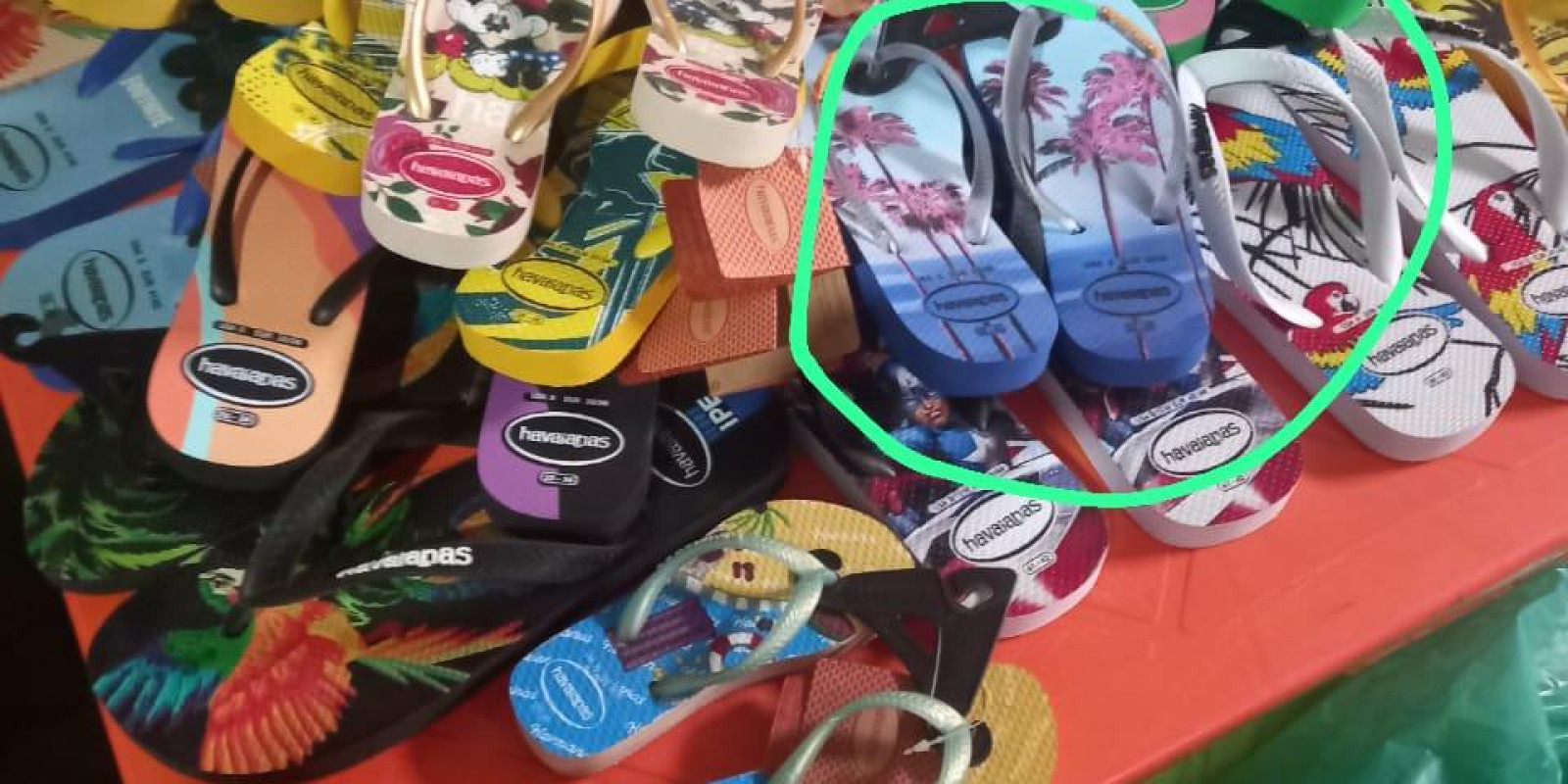 Venda de Chinelos e Cosméticos. - Foto 51